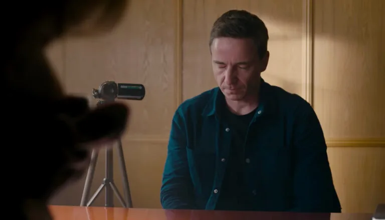 Момент из 6 серии 1 сезона